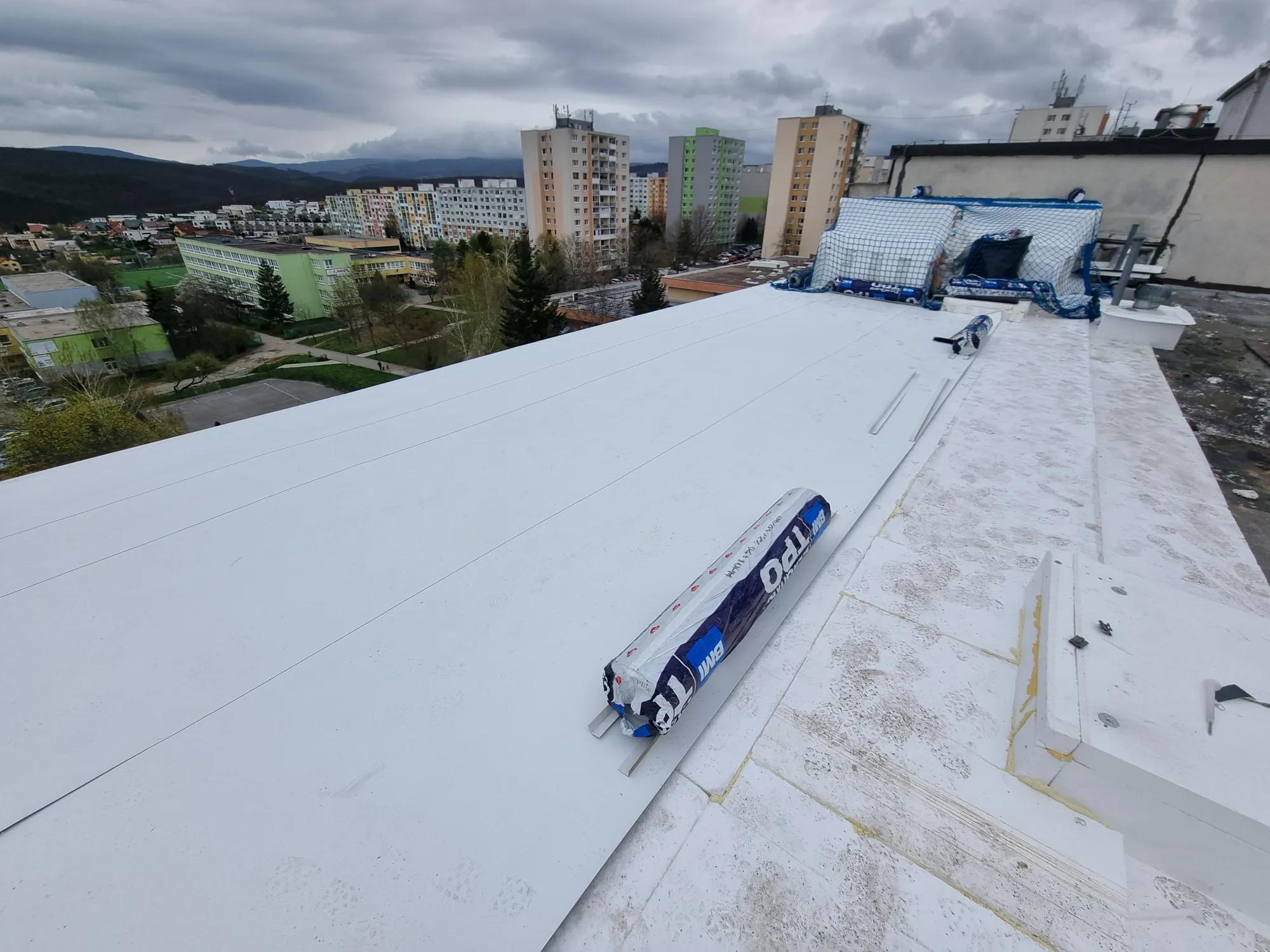 Zateplenie a hydroizolácia strešného plášťa, BD Zombova, Košice